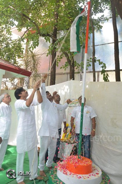 JanaSena-Chief-PawanKalyan-Celebrating-Independence-Day